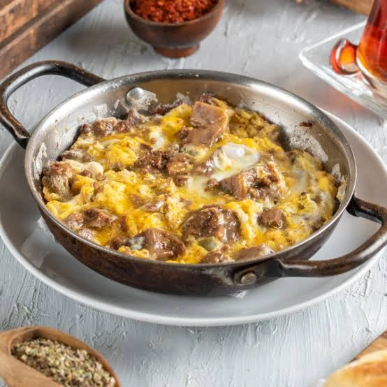 Kavurmalı Omlet