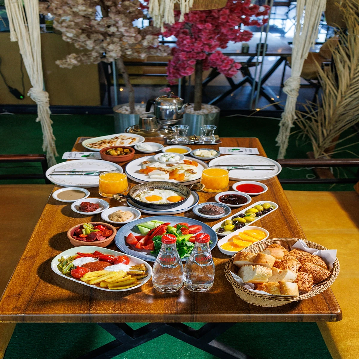 (hafta içi kampanyalı menü) 2 kişilik serpme kahvaltı